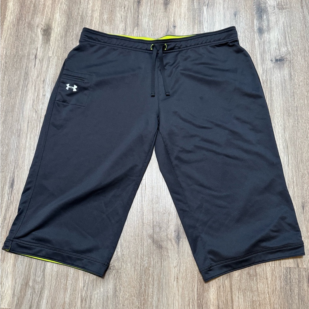 Under Armour Black Athletic Shorts Moisture-Wicking Comfort